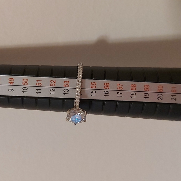 1 Carat Moissanite Ring - Picture 16 of 16